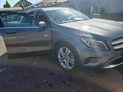 Mercedes GLA220