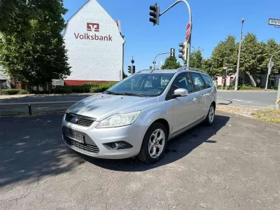 Gebraucht Ford Focus 109 PS (80 kW) 2009 Silber Limousine