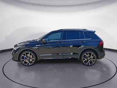 Second-hand VW Tiguan R 320 CP (235 kW) 2023 Negru SUV