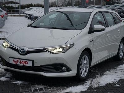 Weiß Gebraucht 2016 Toyota Auris Hybrid Edition-S Kombi | 13.990 € (Fairer Preis)