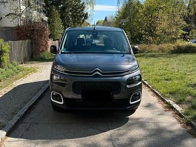 Second-hand Citroën Berlingo Feel 131 CP (96 kW) 2022 Gri Monovolum