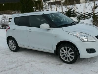Gebraucht Suzuki Swift Club 94 PS (69 kW) 2012 Weiß metallic Kleinwagen