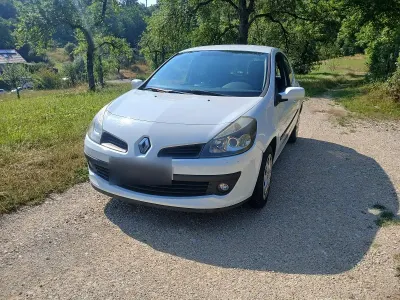 Gebraucht Renault Clio III 75 PS (55 kW) 2007 Weiß Kleinwagen