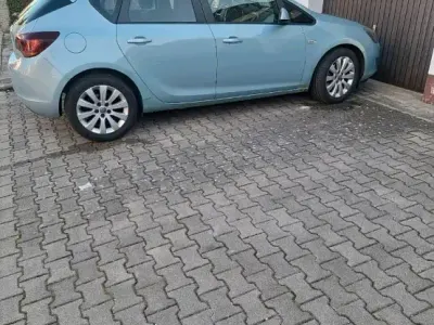 Gebraucht Opel Astra 125 PS (91 kW) 2010 Blau Limousine