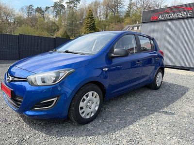 Gebraucht Hyundai i20 Edition 86 PS (63 kW) 2013 Blau Kleinwagen
