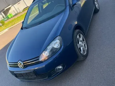 Gebraucht VW Golf VI 105 PS (77 kW) 2011 Blau Kleinwagen