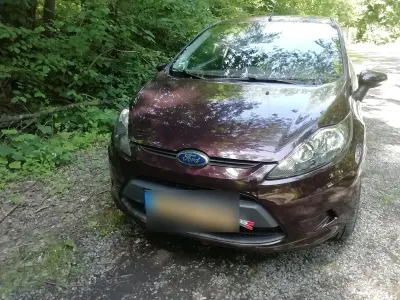 Gebraucht Ford Fiesta 60 PS (44 kW) 2011 Rot Kleinwagen