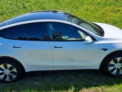 Käytetty Tesla Model Y Long Range AWD 378 kW (514 HP) 2021 Valkoinen Katumaasturi