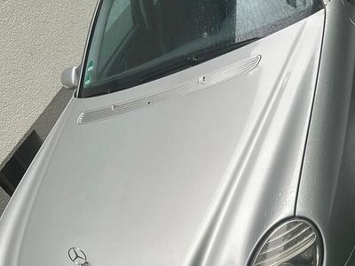 Mercedes E200
