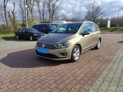 Gebraucht VW Golf Sportsvan 150 PS (110 kW) 2014 Gold Van / Kleinbus