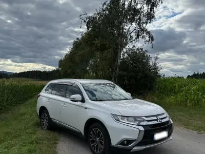 Gebraucht Mitsubishi Outlander Edition 150 PS (110 kW) 2017 Weiß SUV