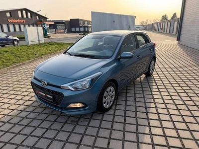 Gebraucht Hyundai i20 GO! 75 PS (55 kW) 2017 Blau Limousine