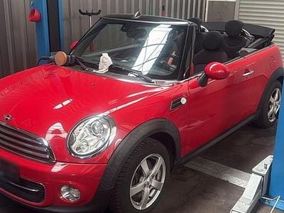 Begagnad Mini Cooper Cabriolet 122 HK (89 kW) 2012 Röd Cab