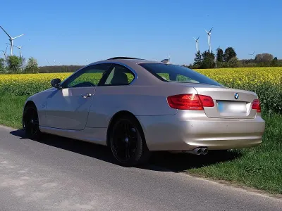Gebraucht BMW 325 Sport Line 218 PS (160 kW) 2011 Silber Coupé