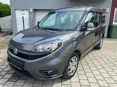 Gebraucht Fiat Doblò 120 PS (88 kW) 2022 Grau Van / Kleinbus