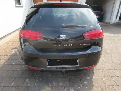 Używany Seat Leon Copa 105 KM (77 kW) 2012 Czarny Sedan/Limuzyna