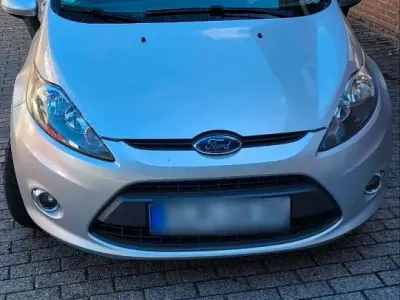 Gebraucht Ford Fiesta 60 PS (44 kW) 2012 Grau Kleinwagen