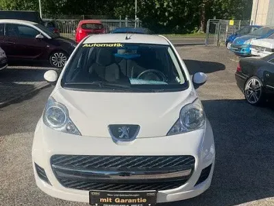 Gebraucht Peugeot 107 Filou 68 PS (50 kW) 2009 Weiß Kleinwagen
