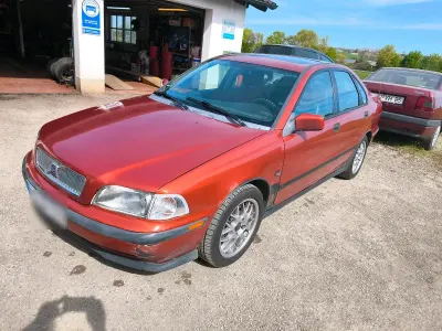 Usata Volvo S40 136 CV (100 kW) 1999 Arancione Berlina