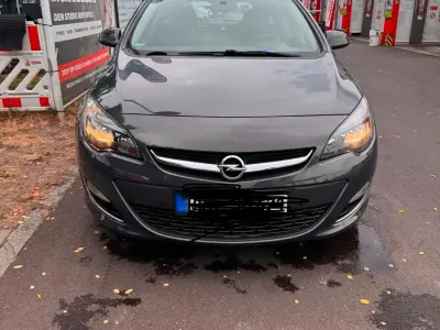 Gebraucht Opel Astra 95 PS (69 kW) 2013 Grau Kombi