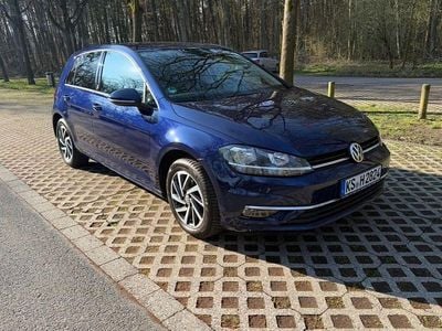 Gebraucht VW Golf VII Sound 125 PS (91 kW) 2018 Blau Limousine