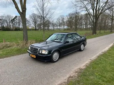 Gebraucht Mercedes 190 185 PS (136 kW) 1985 Schwarz Limousine