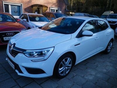 Gebraucht Renault Mégane IV Play 132 PS (97 kW) 2017 Weiß Limousine