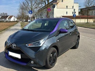 Gebraucht Toyota Aygo X-play 72 PS (52 kW) 2019 Grau Kleinwagen