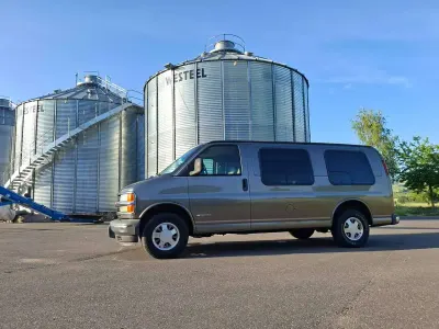 Gebraucht Chevrolet Express 256 PS (188 kW) 2002 Bronze Van / Kleinbus