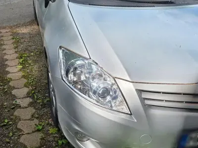 Gebraucht Toyota Auris Life 132 PS (97 kW) 2012 Silber Limousine