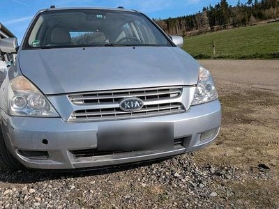 Gebraucht Kia Carnival 185 PS (136 kW) 2008 Silber Van / Kleinbus