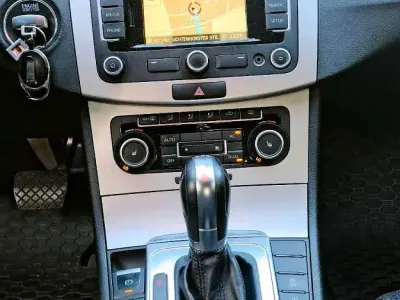 Gebraucht VW Passat 140 PS (102 kW) 2011 Braun Limousine