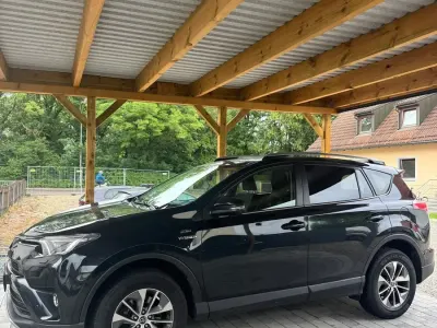 Gebraucht Toyota RAV4 Hybrid 179 PS (131 kW) 2018 Schwarz SUV