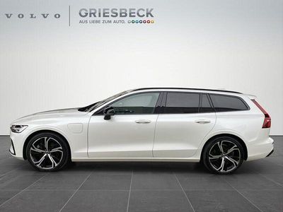 Gebraucht Volvo V60 Plus 455 PS (334 kW) 2023 Crystal white pearl / metallic Kombi