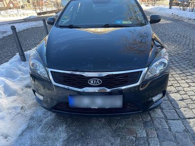 Schwarz Gebraucht 2011 Kia Ceed Kleinwagen | 2.800 € (Guter Preis)