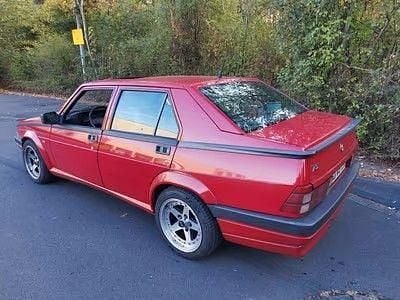 Rot Gebraucht 1990 Alfa Romeo 75 Limousine | 15.000 €