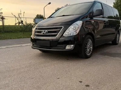 Gebraucht Hyundai H-1 170 PS (125 kW) 2015 Schwarz Van / Kleinbus