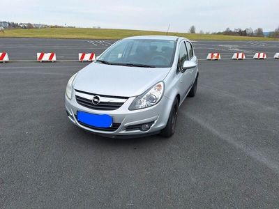 gebraucht Opel Corsa D - Niedriger Kilometerstand