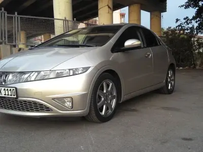 Gebraucht Honda Civic Comfort 140 PS (102 kW) 2007 Andere farben Limousine