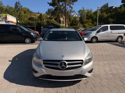 Gebraucht Mercedes A180 122 PS (89 kW) 2012 Silber Kleinwagen