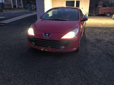 Gebraucht Peugeot 307 CC 140 PS (102 kW) 2006 Rot Cabrio