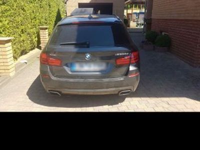 BMW M550