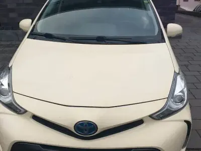 Gebraucht Toyota Prius+ 99 PS (72 kW) 2021 Gelb Van / Kleinbus