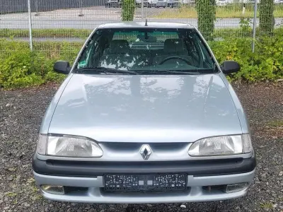 Gebraucht Renault 19 73 PS (53 kW) 1992 Silber Limousine