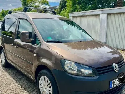 Gebraucht VW Caddy Trendline 102 PS (75 kW) 2014 Braun Van / Kleinbus