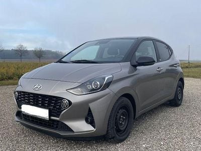Grau Gebraucht 2020 Hyundai i10 Style Kleinwagen | 9.800 € (Fairer Preis)