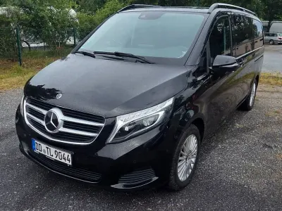 Gebraucht Mercedes V220 Edition 163 PS (119 kW) 2018 Schwarz Van / Kleinbus