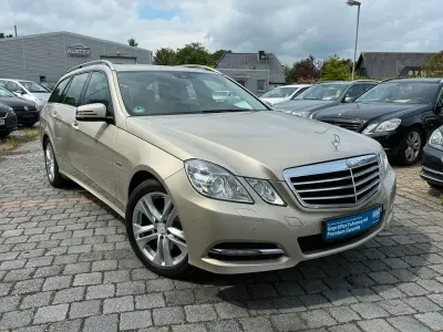 Gebraucht Mercedes E250 204 PS (150 kW) 2011 Perlbeige Kombi