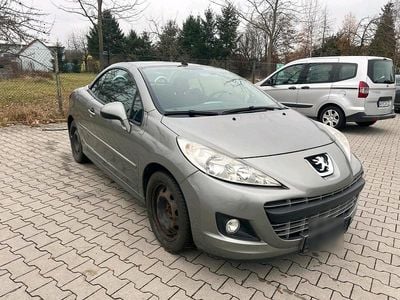 Grau Gebraucht 2011 Peugeot 207 CC Cabrio | 1.999 € (Guter Preis)