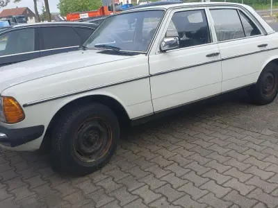 Gebraucht Mercedes 200 1982 Weiß Limousine